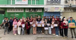 foto Aliansi Pemuda dan Mahasiswa Lombok Tengah Galang Dana untuk Korban Banjir Bandang Aceh dan Sumatra